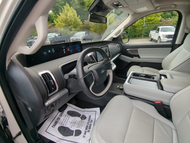 Certified 2025 Ford Expedition Max Platinum w/ Platinum Ultimate Package AWD/4WD image 15