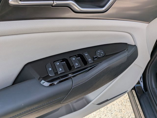 Used 2025 Kia Sportage EX w/ Premium Package FWD image 14