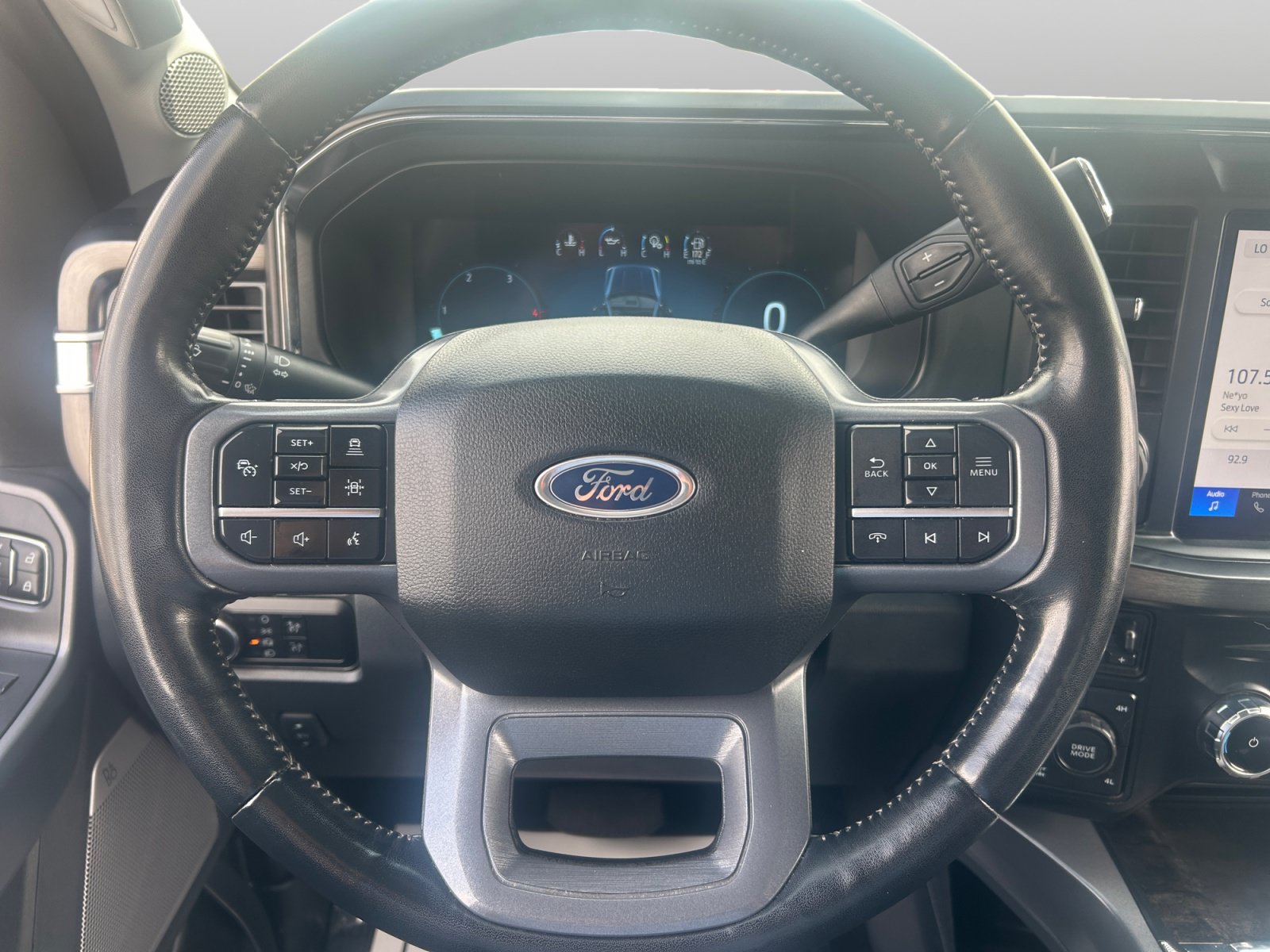 Certified 2023 Ford F250 Lariat w/ Black Appearance Package AWD/4WD image 24