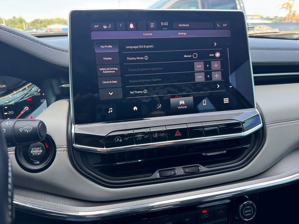 Used 2022 Jeep Compass Limited image 37