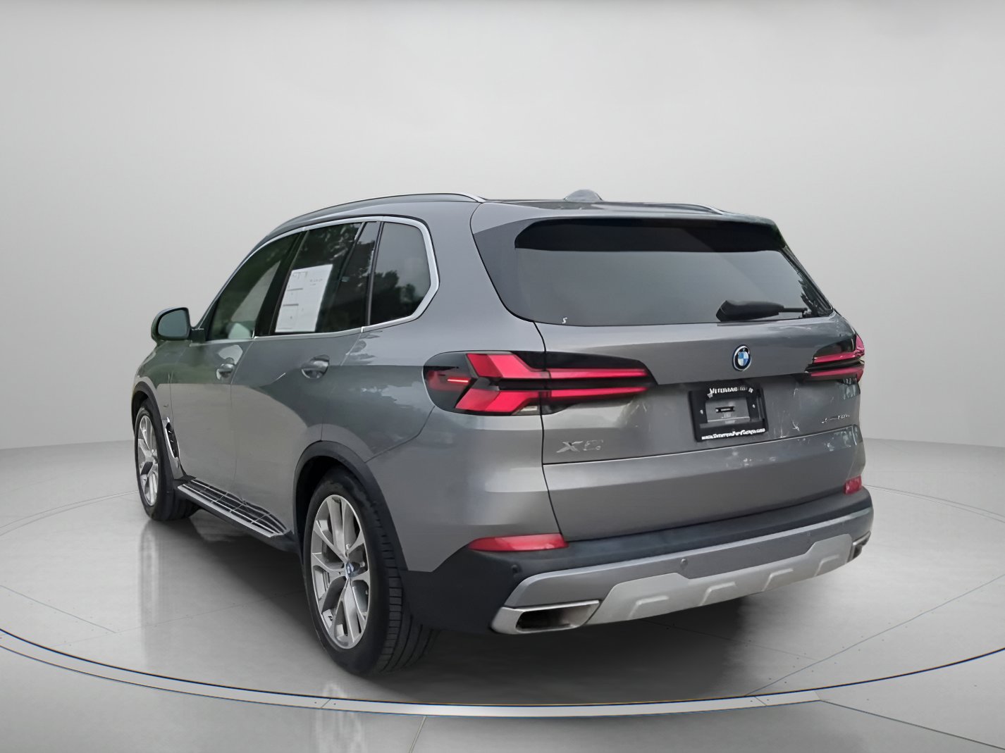 Used 2025 BMW X5 xDrive50e AWD/4WD image 21