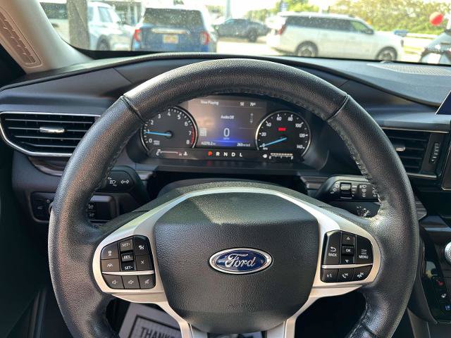 Certified 2022 Ford Explorer Limited w/ Equipment Group 301A AWD/4WD image 17