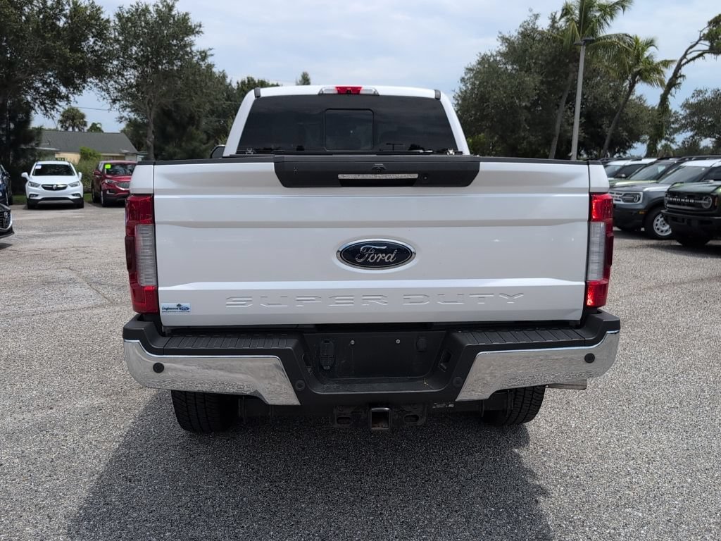 Certified 2019 Ford F250 Lariat w/ Lariat Ultimate Package AWD/4WD image 4