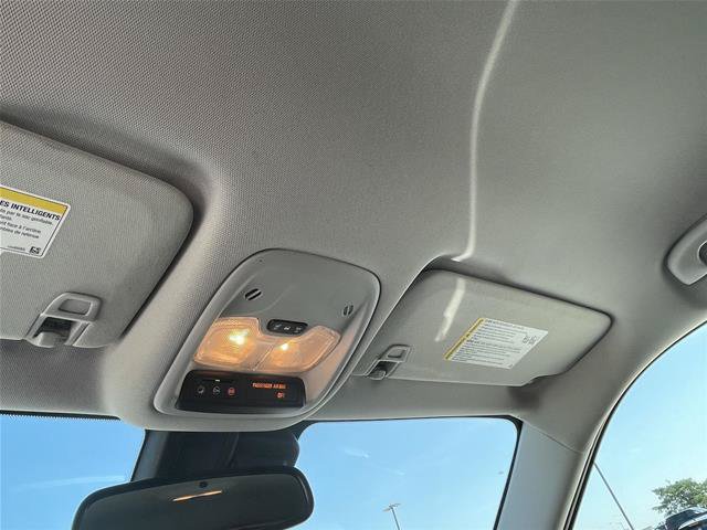 Used 2022 Chevrolet TrailBlazer LT w/ Convenience Package AWD/4WD image 16