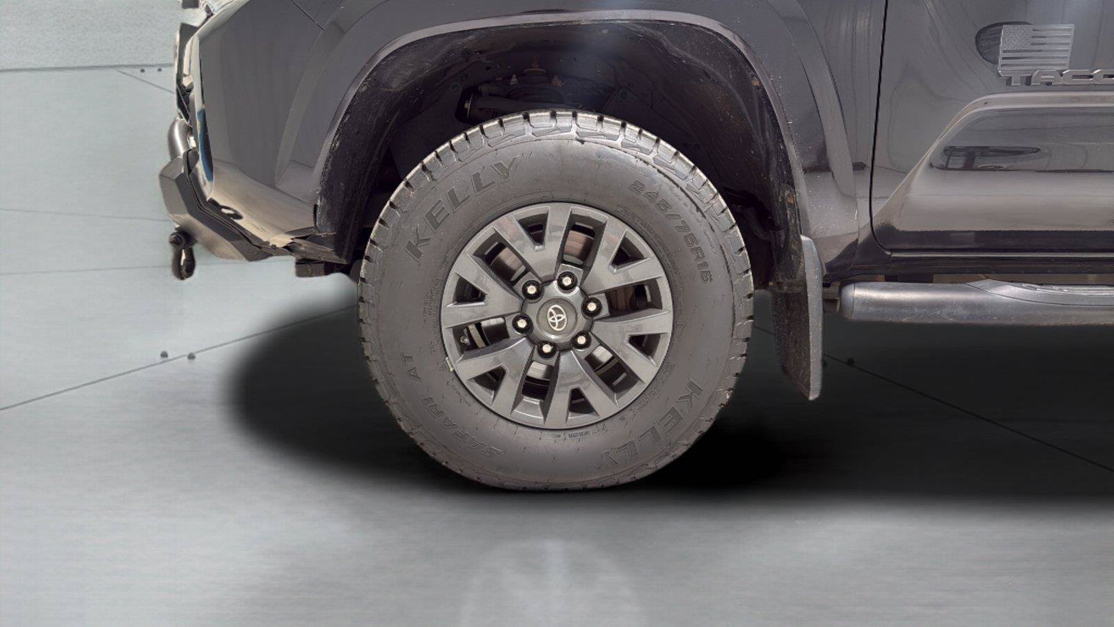Used 2020 Toyota Tacoma SR5 AWD/4WD image 28