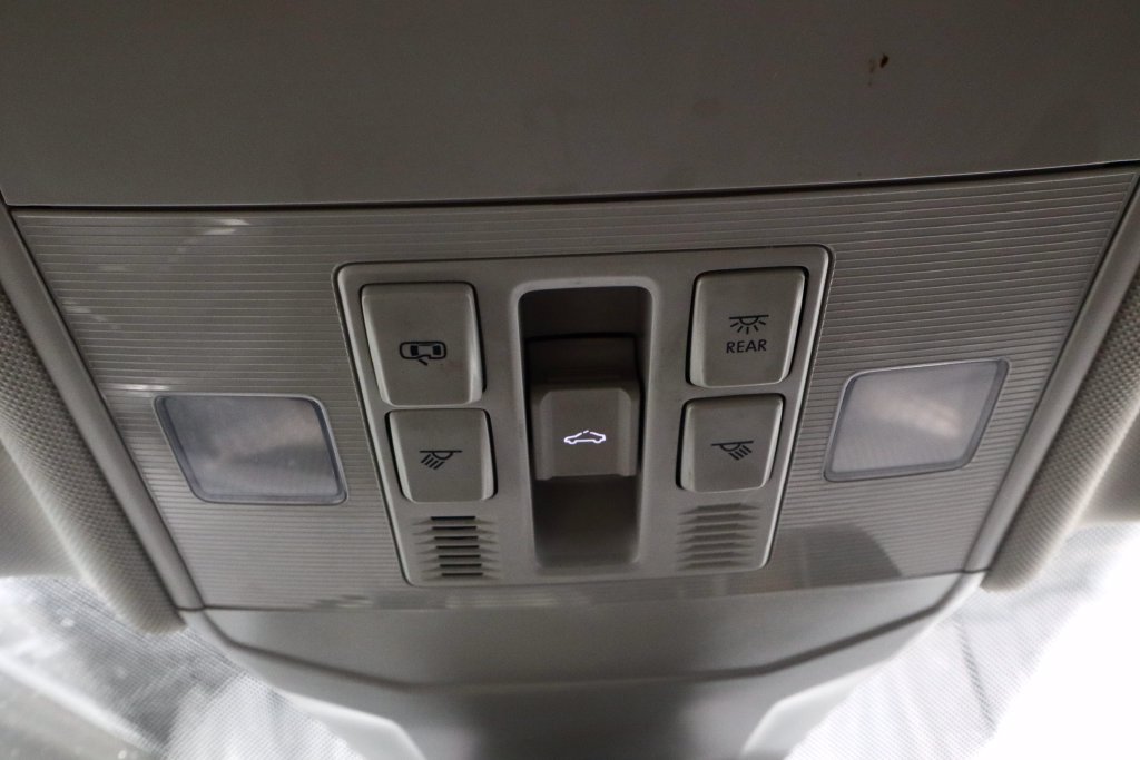 Used 2024 Volkswagen Jetta SE FWD image 32