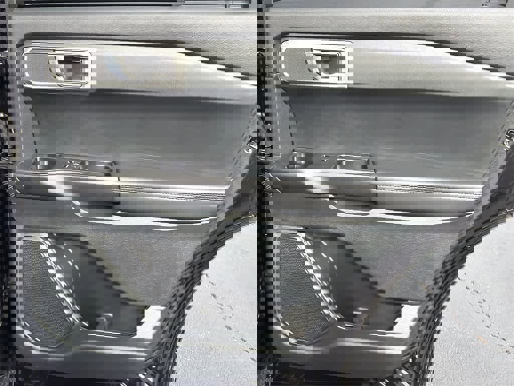 Certified 2024 Ford Explorer Base image 15