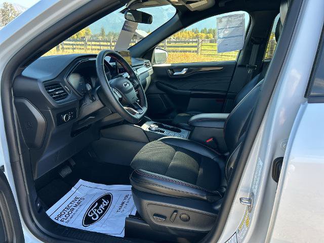 Certified 2025 Ford Escape ST-Line AWD/4WD image 9