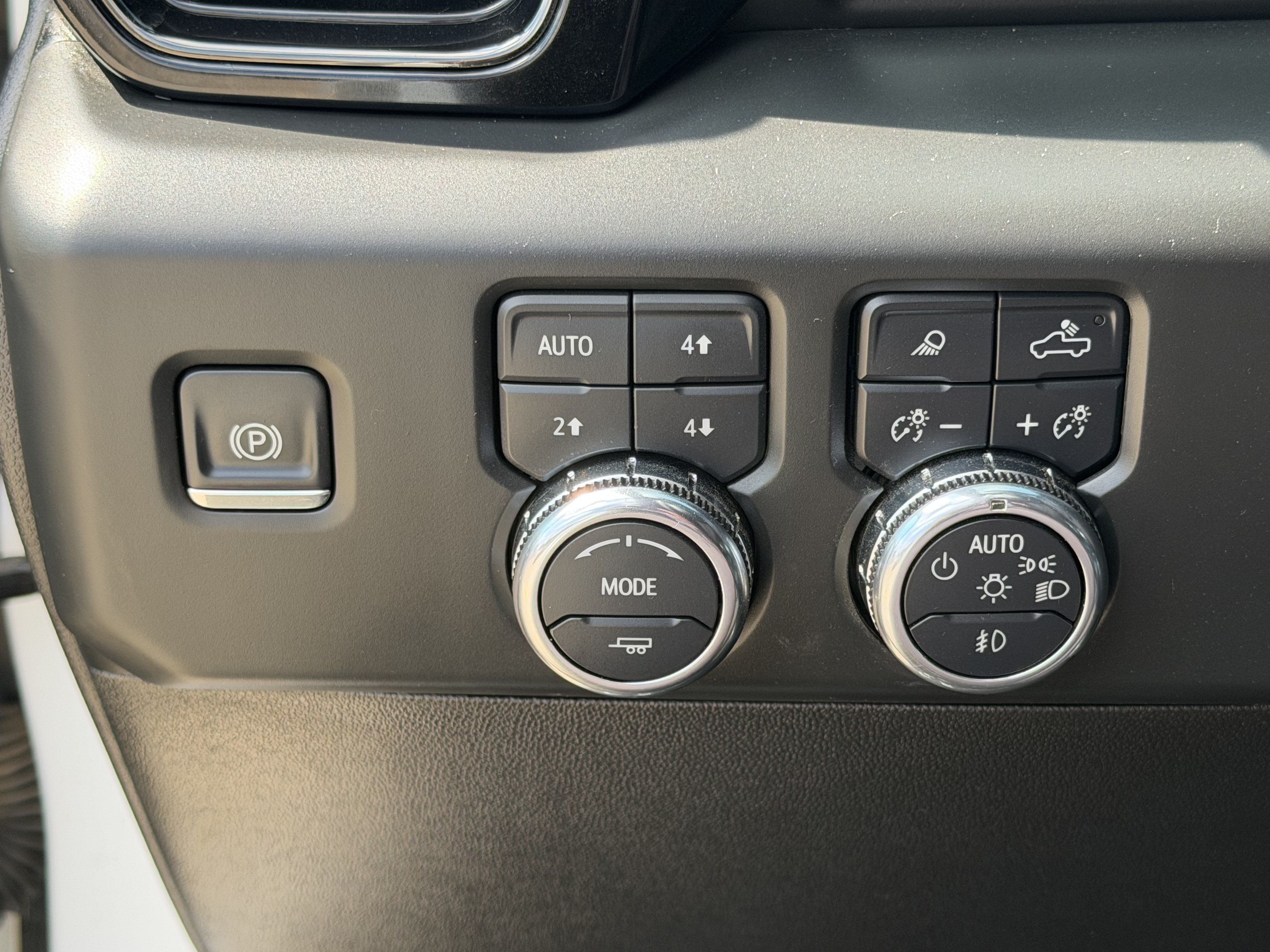 Used 2025 GMC Sierra 1500 AT4 AWD/4WD image 25