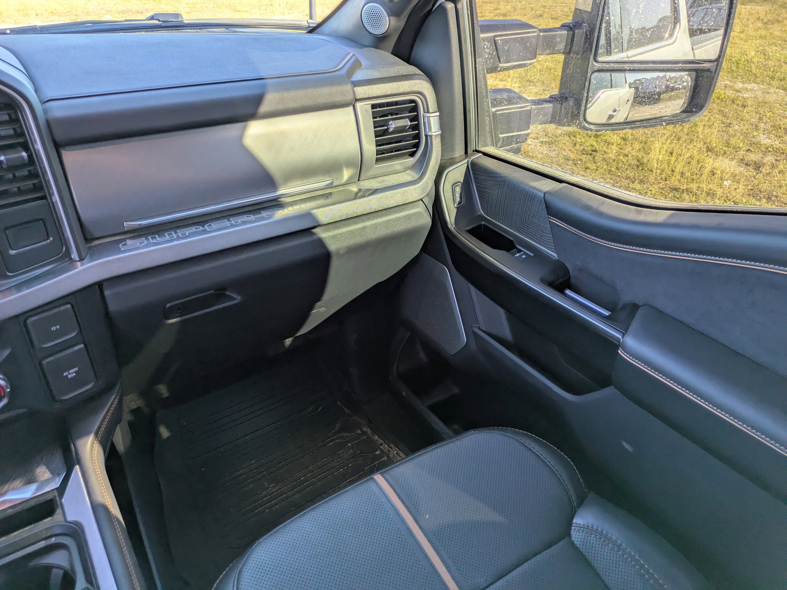 Certified 2024 Ford F250 Platinum image 16