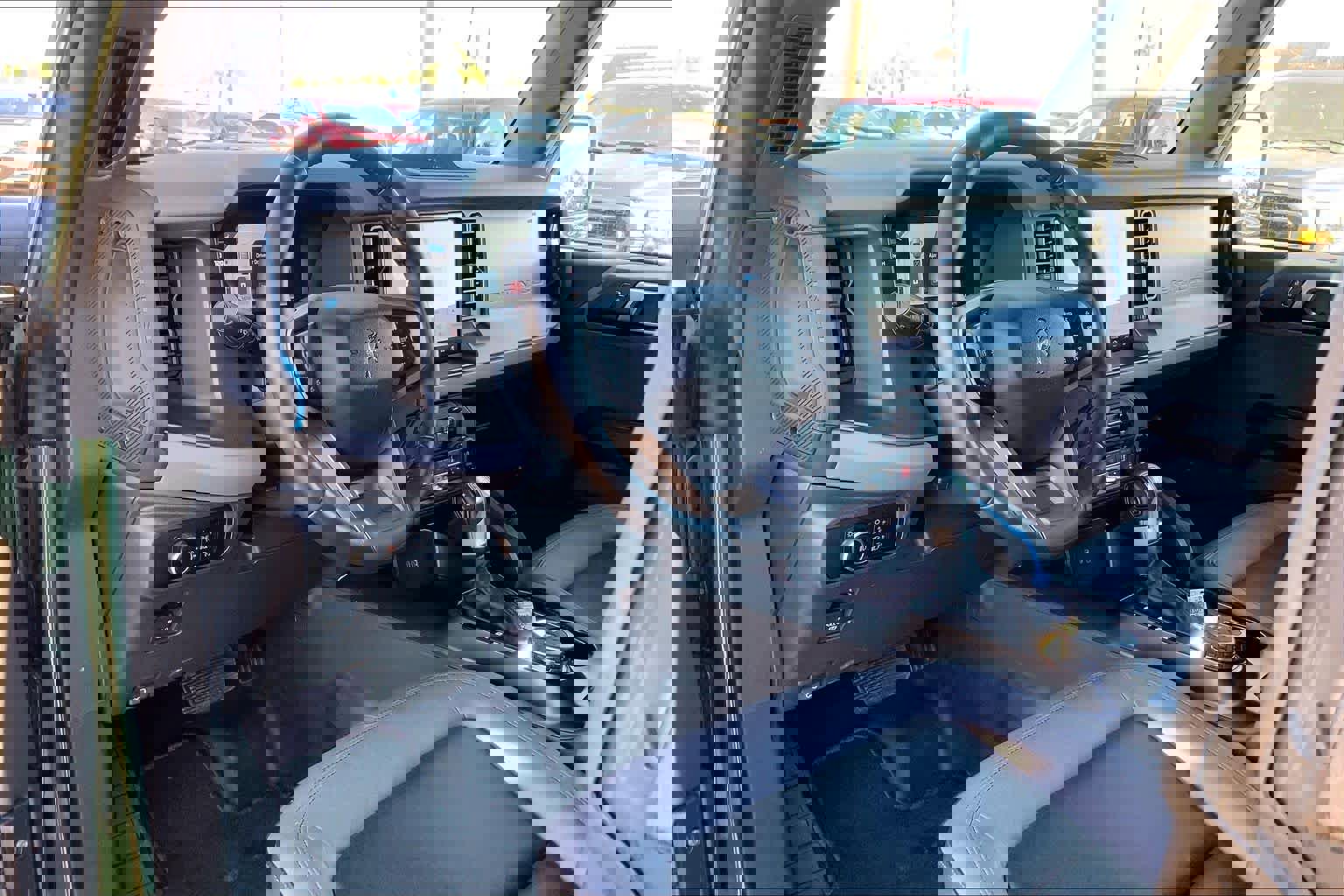 Certified 2024 Ford Bronco Black Diamond image 17