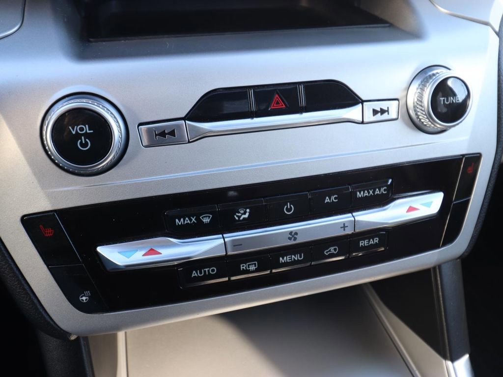 Certified 2022 Ford Explorer XLT w/ Equipment Group 202A image 21