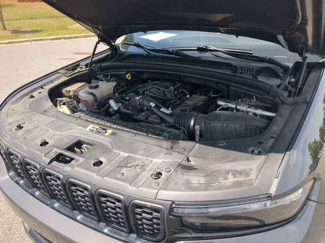 Used 2024 Jeep Grand Cherokee Altitude AWD/4WD image 37
