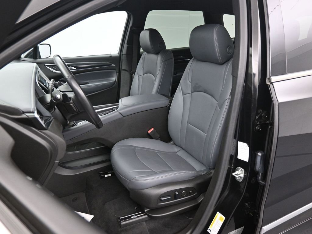 Used 2024 Buick Enclave Premium image 38