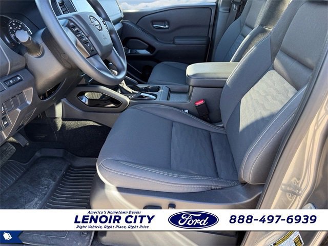 Used 2023 Nissan Frontier SV w/ Midnight Edition Package image 10
