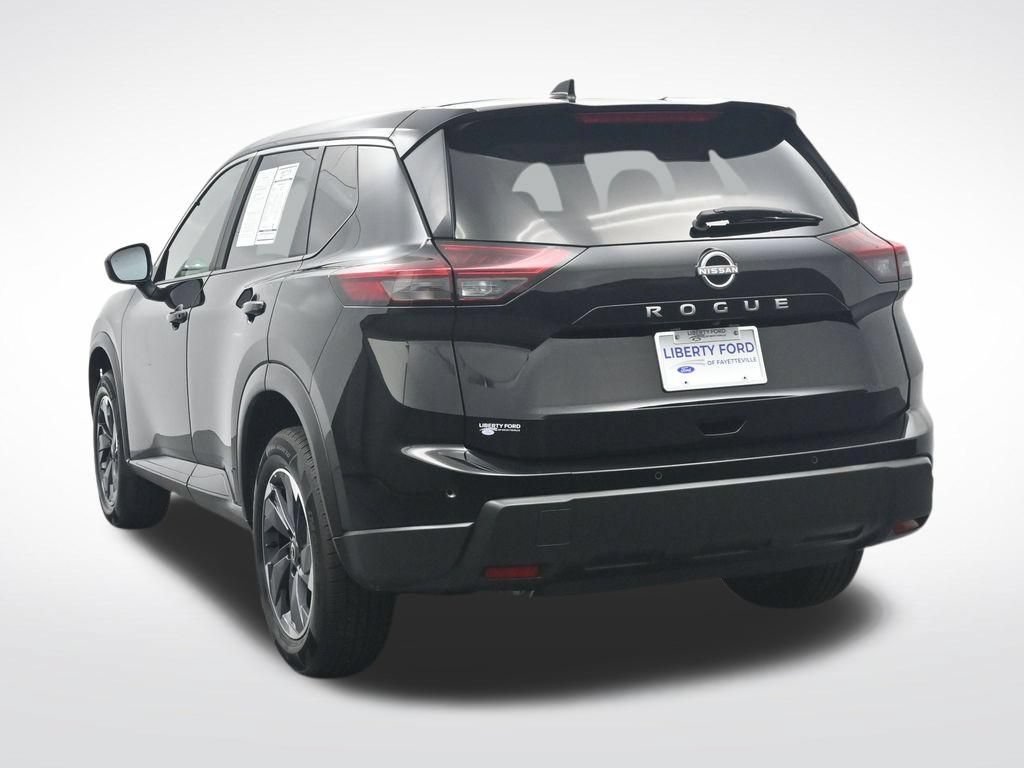 Used 2025 Nissan Rogue SV FWD image 9