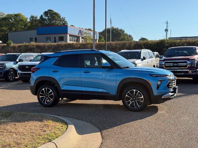 Used 2025 Chevrolet TrailBlazer LT AWD/4WD image 5