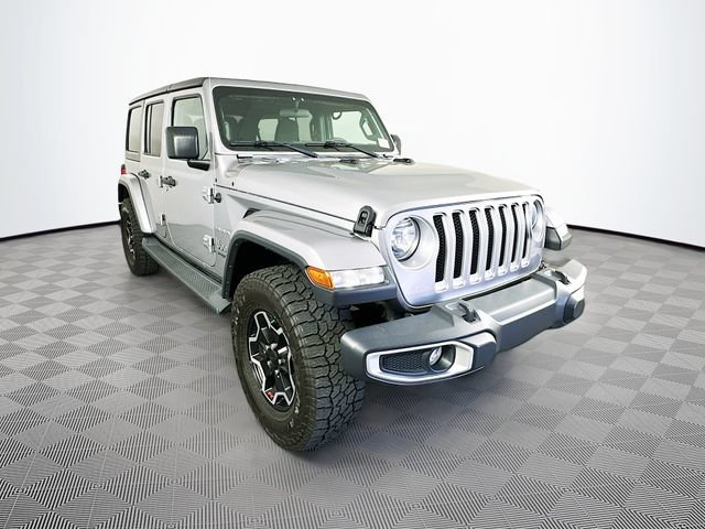 Used 2019 Jeep Wrangler Unlimited Sahara w/ Cold Weather Group AWD/4WD image 4