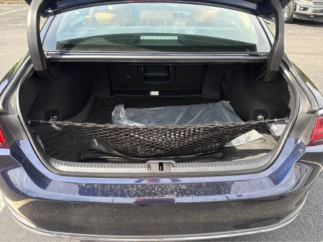 Used 2025 Lexus ES 300h w/ Premium Package FWD image 14