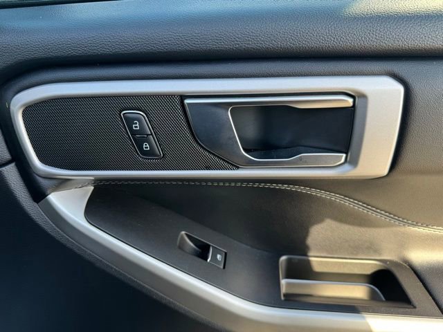 Certified 2022 Ford Explorer XLT w/ Equipment Group 202A image 17