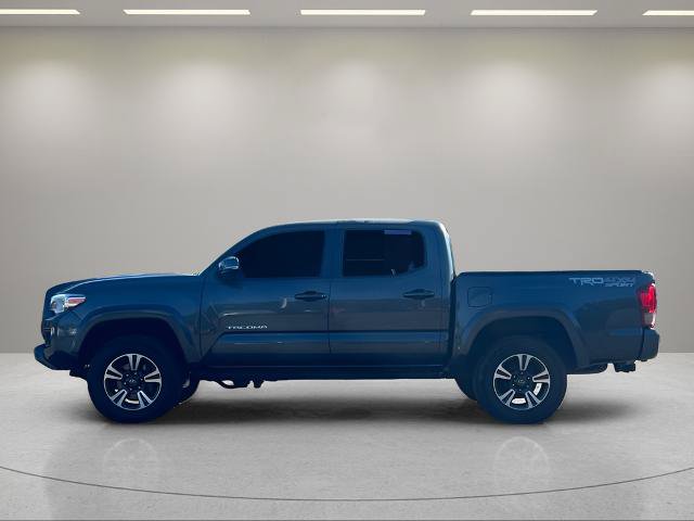 Used 2017 Toyota Tacoma TRD Sport w/ Tow Package (A/T) AWD/4WD image 4