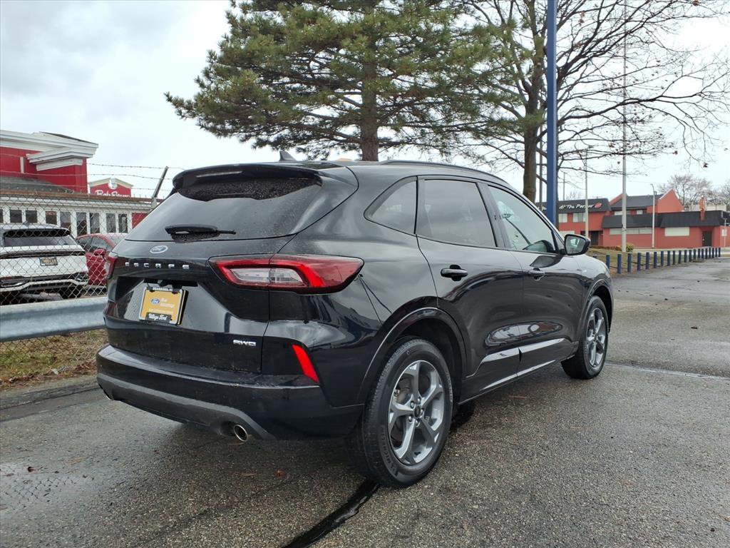 Certified 2023 Ford Escape ST-Line Select image 2