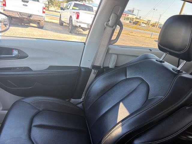 Used 2024 Chrysler Pacifica Touring-L FWD image 28
