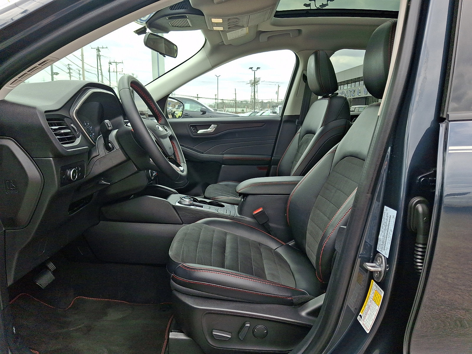 Certified 2022 Ford Escape SEL w/ SEL Stealth AWD Package image 13