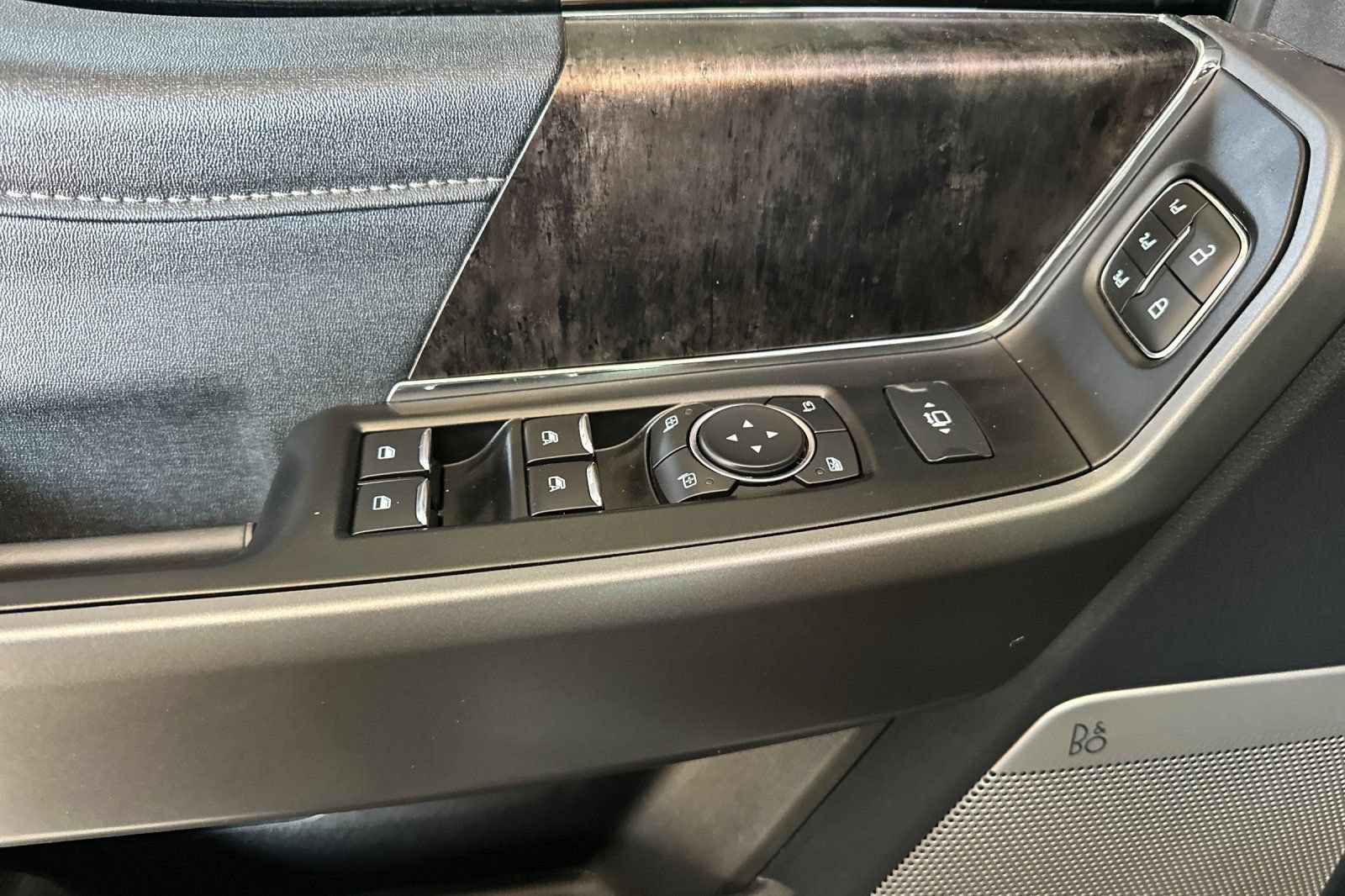 Certified 2025 Ford F350 Lariat w/ Lariat Ultimate Package AWD/4WD image 10