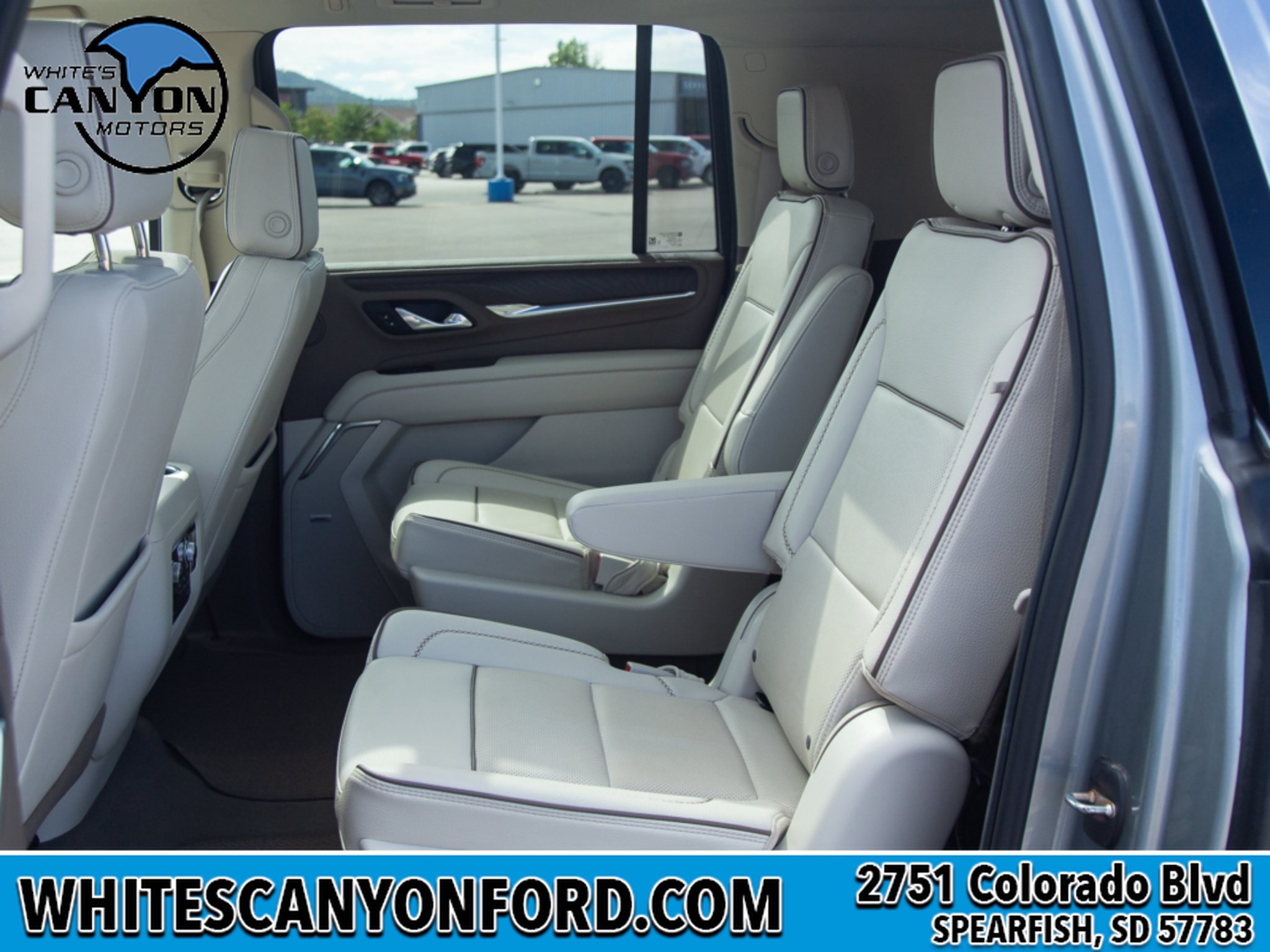 Used 2023 GMC Yukon XL Denali AWD/4WD image 6