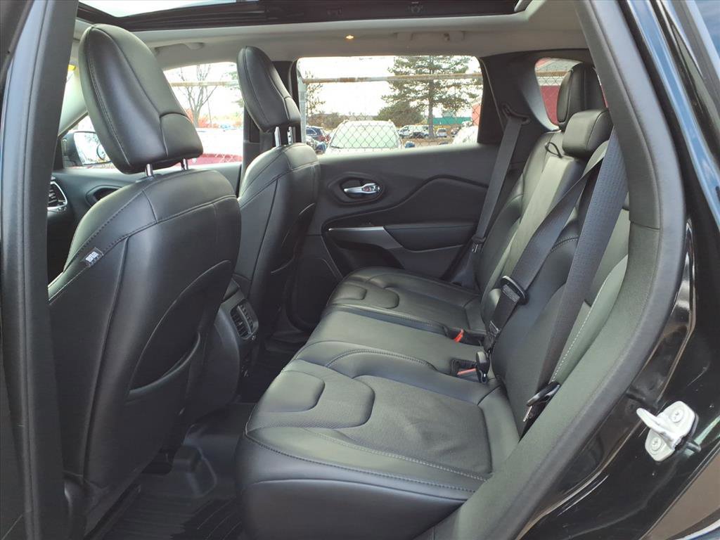 Used 2021 Jeep Cherokee Limited image 11