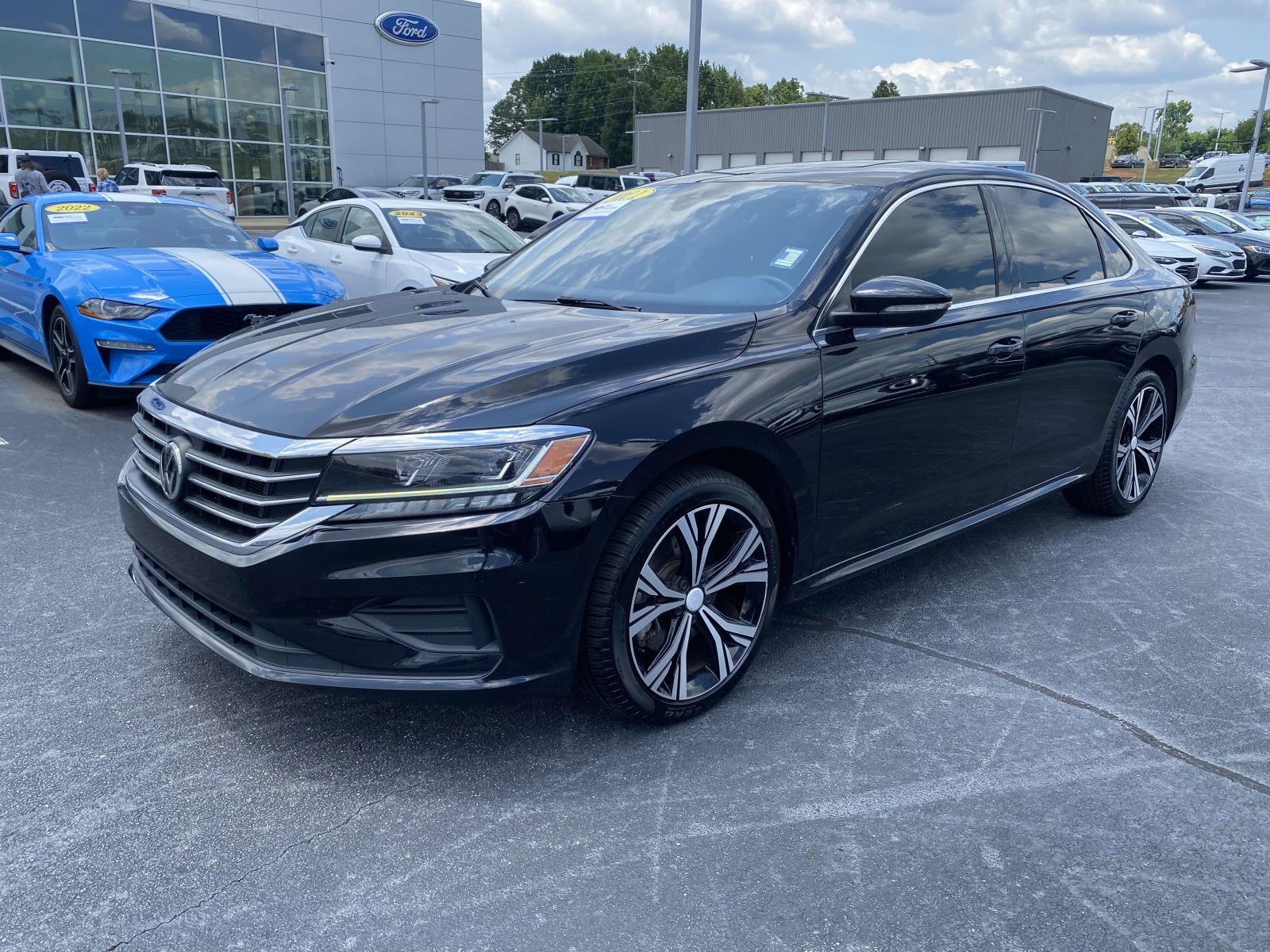 Used 2021 Volkswagen Passat 2.0T SE FWD video 3