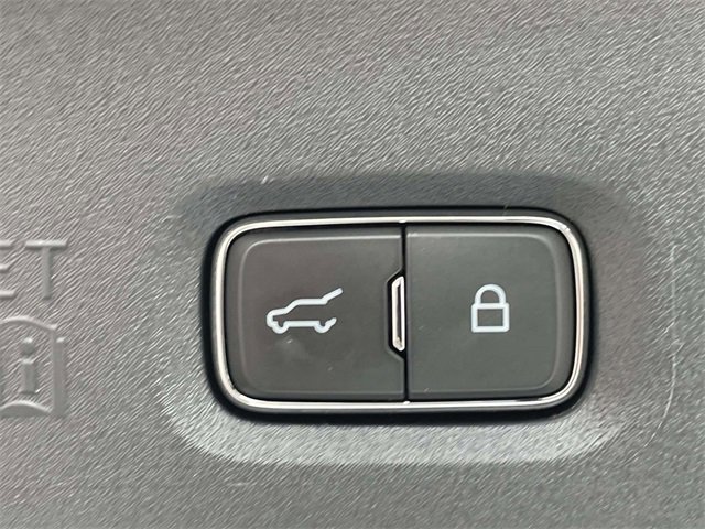 Certified 2025 Ford Expedition Active image 29