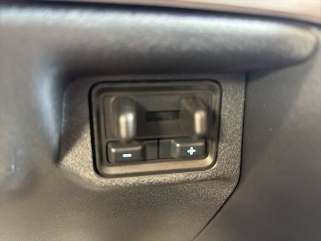 Certified 2025 Ford Expedition Active AWD/4WD image 21