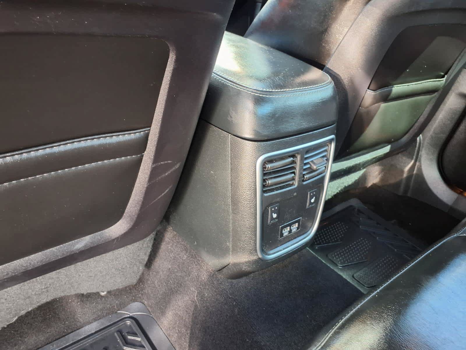 Used 2019 Dodge Charger SXT w/ Leather Interior Group RWD image 19
