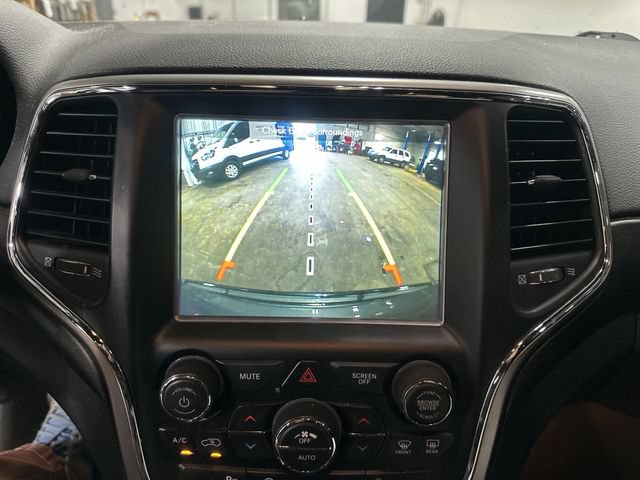 Used 2018 Jeep Grand Cherokee Altitude AWD/4WD image 29