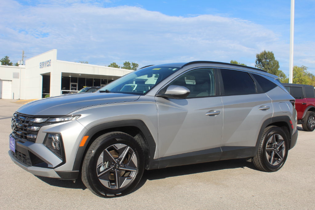 Used 2025 Hyundai Tucson SEL FWD image 3