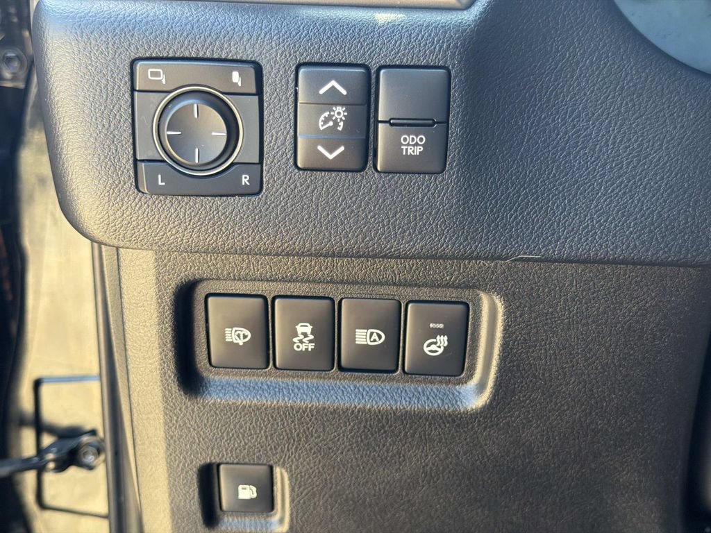 Used 2021 Lexus GX 460 Premium w/ Premium Package AWD/4WD image 25