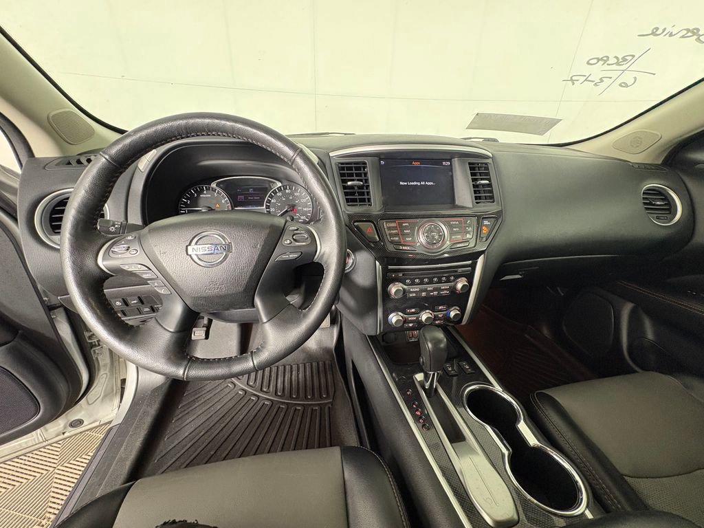 Used 2020 Nissan Pathfinder SL image 12