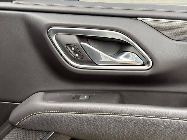 Used 2024 GMC Yukon AT4 AWD/4WD image 18
