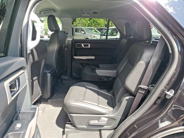 Certified 2024 Ford Explorer XLT w/ Equipment Group 202A AWD/4WD image 12