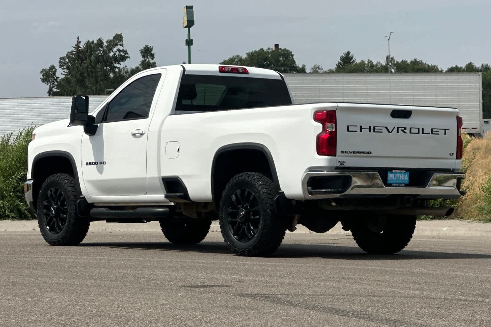 Used 2025 Chevrolet Silverado 2500 LT w/ Convenience Package AWD/4WD image 5