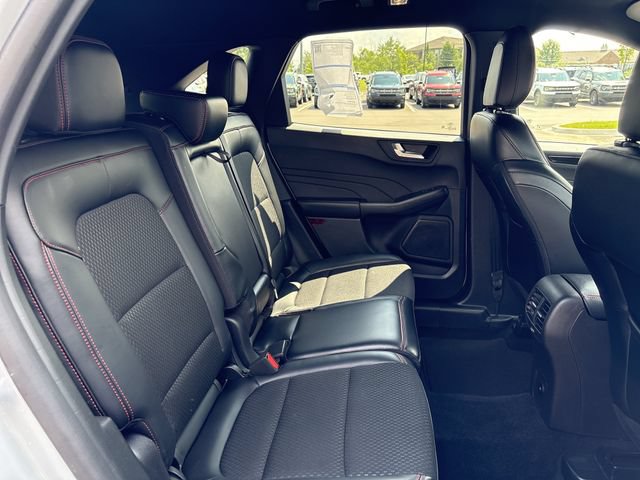 Certified 2025 Ford Escape ST-Line Select AWD/4WD image 17