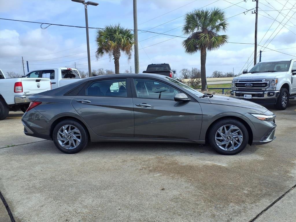 Used 2024 Hyundai Elantra SEL image 8