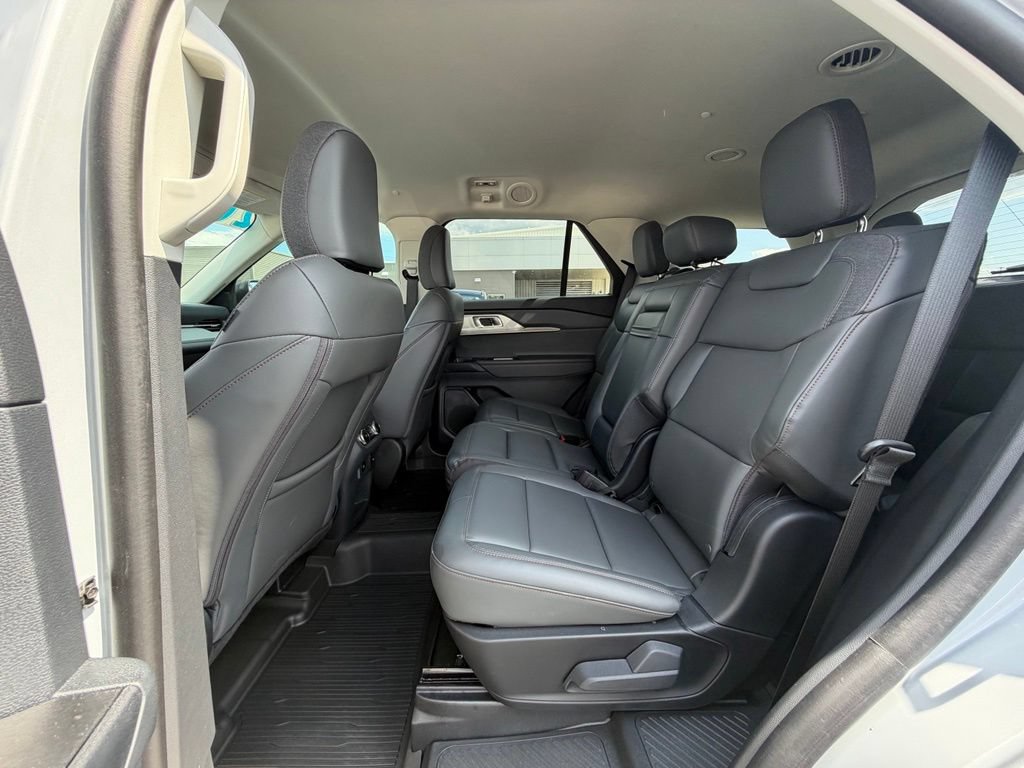 Certified 2026 Ford Explorer Active w/ Active Comfort Package RWD image 27