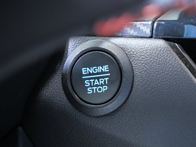 Certified 2025 Ford Escape ST-Line AWD/4WD image 25