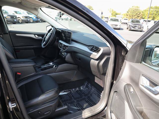 Certified 2025 Ford Escape Platinum AWD/4WD image 29