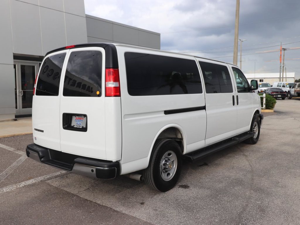 Used 2025 Chevrolet Express 3500 LT w/ LT Preferred Equipment Group RWD image 17