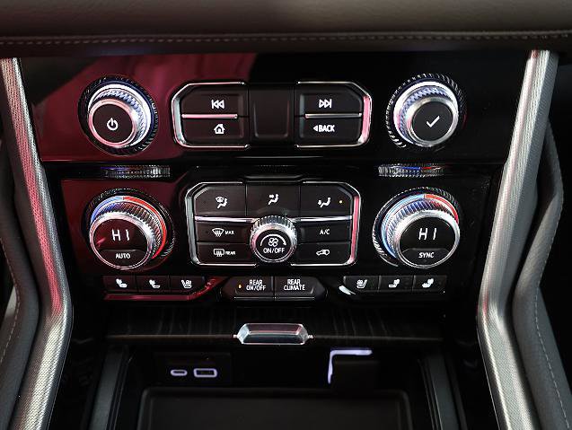 Used 2021 GMC Yukon Denali w/ LPO, Illumination Package image 18