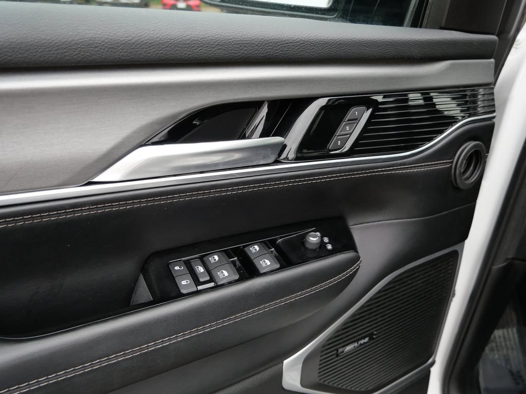 Used 2023 Jeep Wagoneer Series II w/ Convenience Group I AWD/4WD image 21